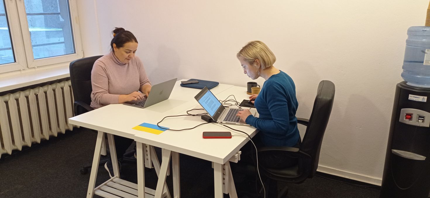 Ukrainian journalists at work in media hub in Poland