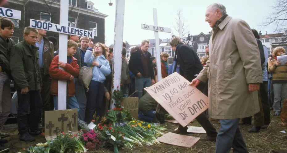 Demonstration for IKON journalists
