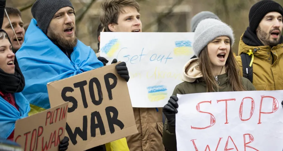 THE HAGUE - Protesters protest at the Russian embassy to show their support for Ukraine after the Russian invasion.
