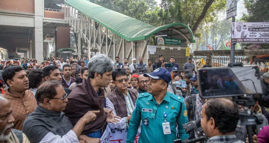 Protest of opposition in Bangladesh as journalists report