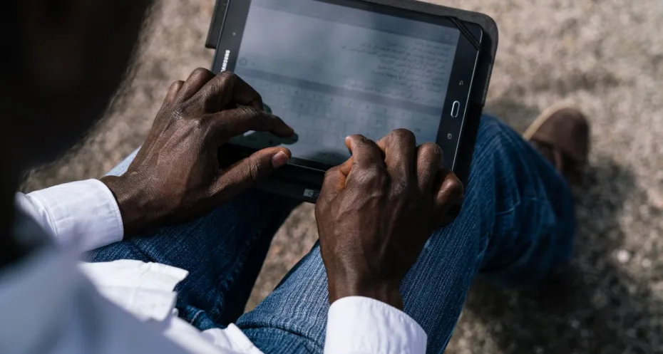 Journalist with Ipad