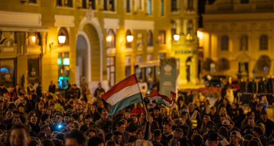  Hungarians celebrate Péter Magyar's election victory in the city of Pécs