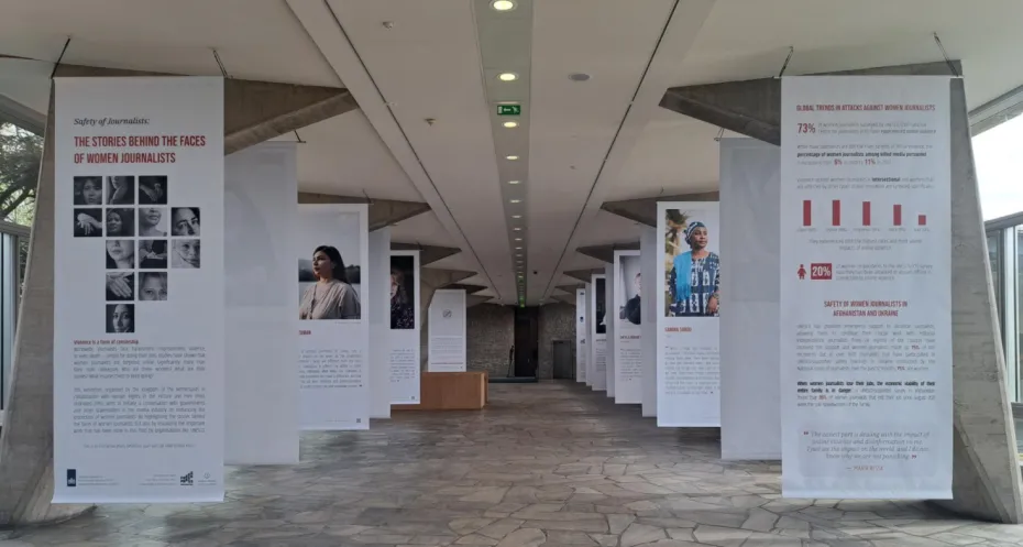 Fototentoonstelling ‘’De verhalen achter de gezichten van vrouwelijke journalisten’’ in het hoofdkantoor van Unesco, in Parijs, April 2023
