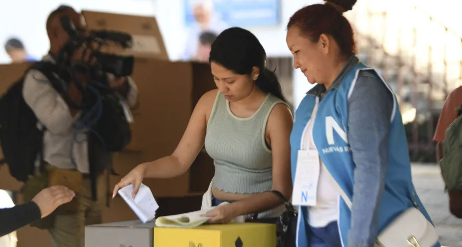 A woman casting her vote in El Salvador on 4 February 2024